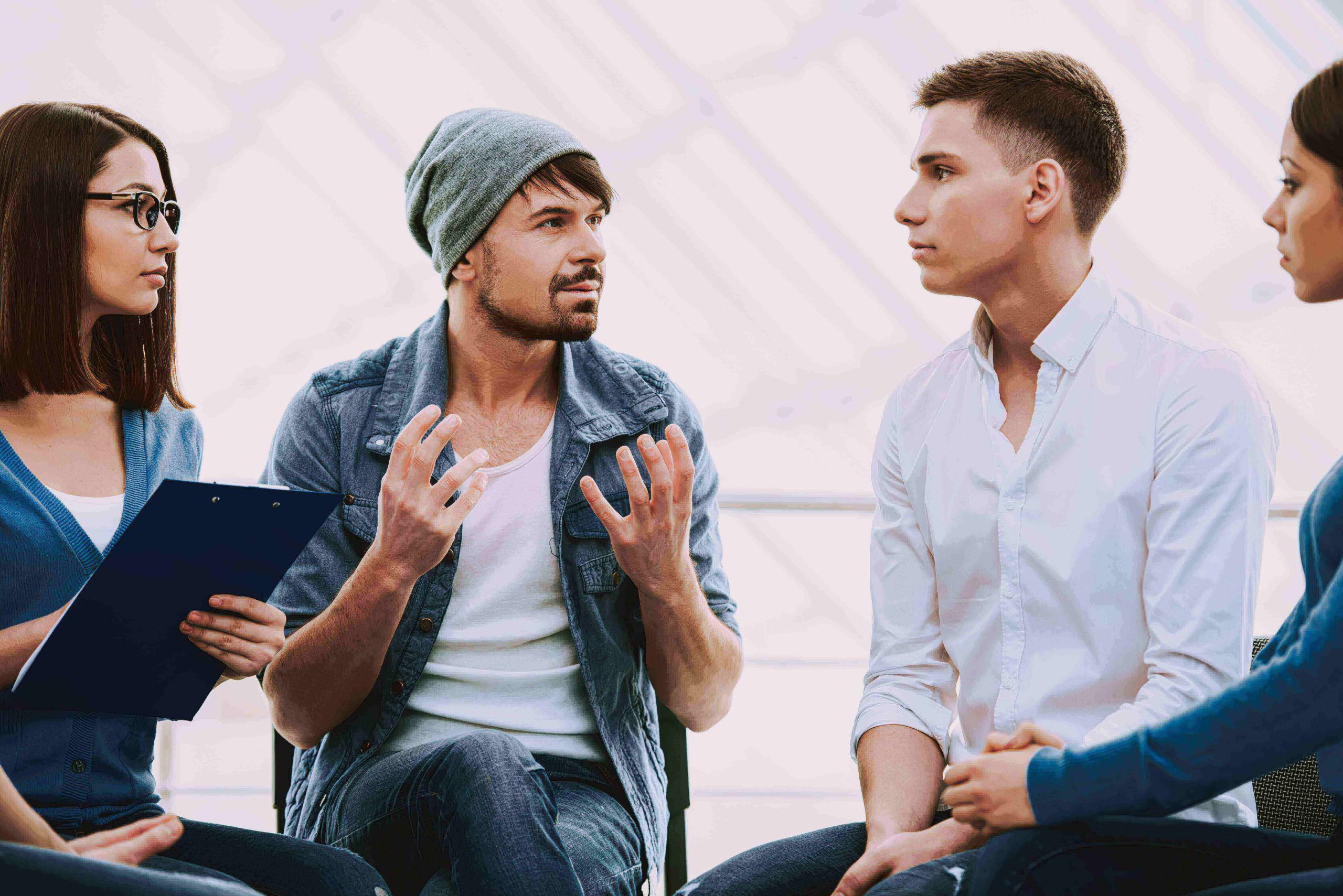 Интеграция людей. Сотрудничество в коллективе. Группа собирает людей. Атмосфера доверия в группе картинки. Доверие в коллективе.